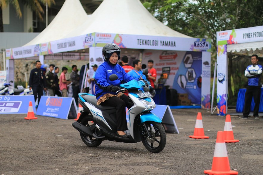 Blue Core Yamaha Motor Show Cibinong