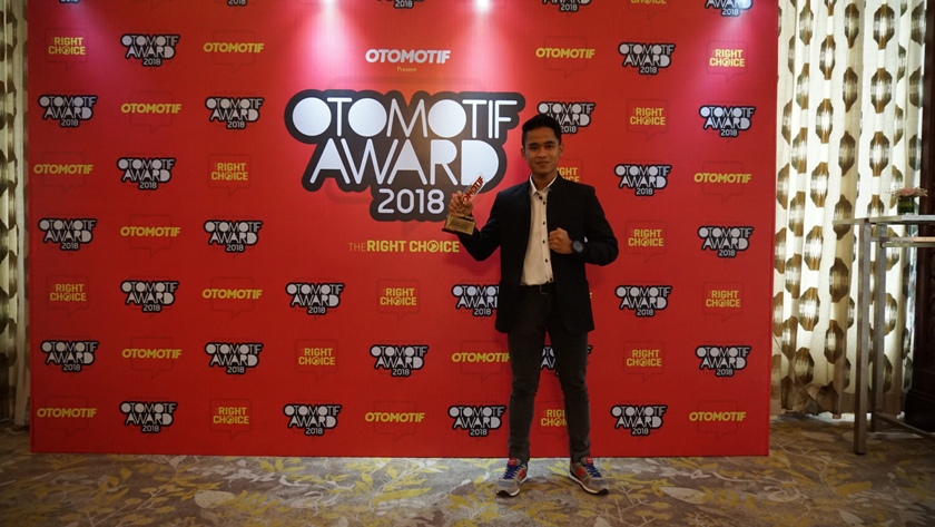 Galang Hendra Menjadi The Best Rider in Motorsport versi Otomotif Award 2018