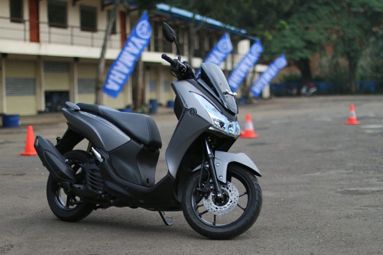 Yamaha LEXi 125 Smart is The New Sexy